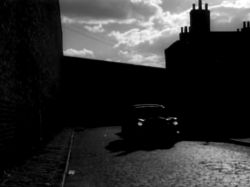 the-hideout-1956-4-a-car-chase-through-the-docks